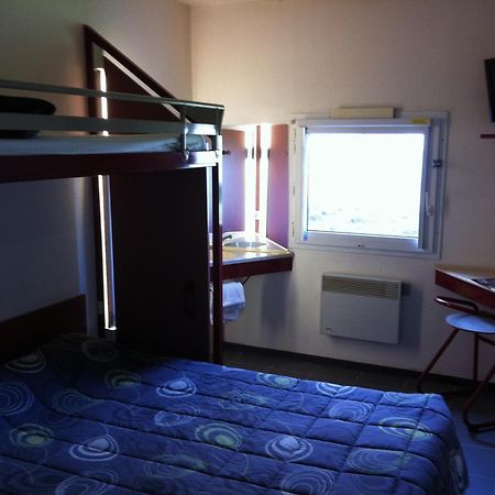 Lemon Hotel Dreux Chartres Bagian luar foto