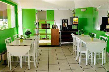 Lemon Hotel Dreux Chartres Bagian luar foto